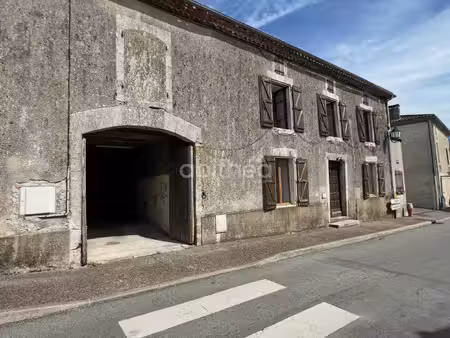 maison de bourg avec grange attenante