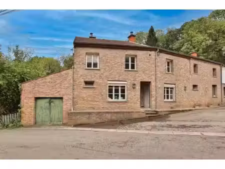 maison à rénover - garage et trois chambres