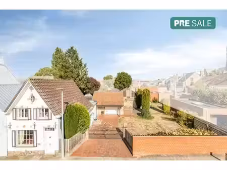 maison/terrain mitoyen (537m²) avec potentiel au cœur de sij