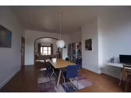appartement historique 2 ch proche du chatealin