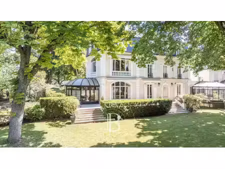 maison de luxe à vendre dans le quartier lac inferieur