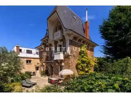 maison de luxe à vendre dans le quartier montretout
