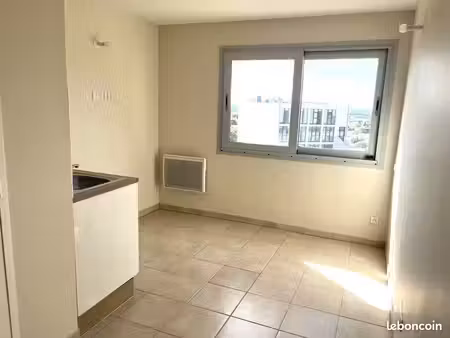 studette refaite à neuf – quartier vatel/carémeau nîmes