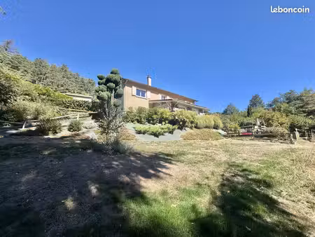 maison familiale de 165m2 - terrain 1977m2 - pont-salomon