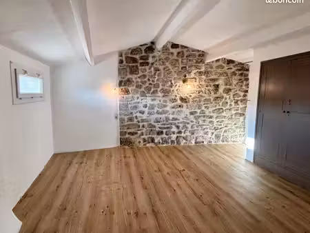 appartement 3 pièces - au centre de flayosc