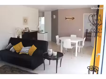 maison avec patio à 10 mn de la rochelle et l'île de ré