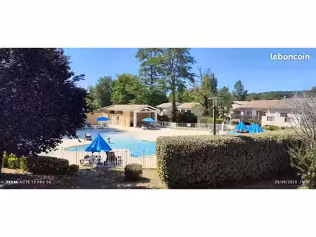 t3 avec balcon piscine