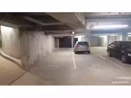 place de parking 15m2 - jean zay croix de berny