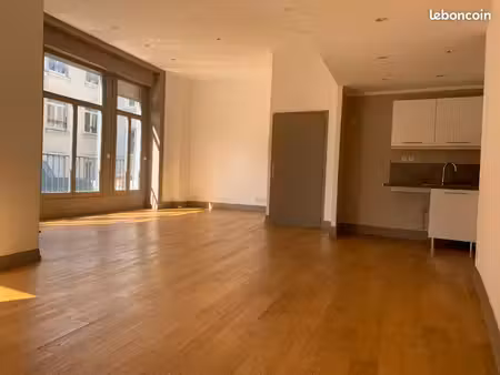 superbe appartement t4 dans un hôtel particulier