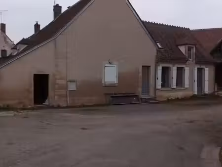 maison dans village de farges allichamps