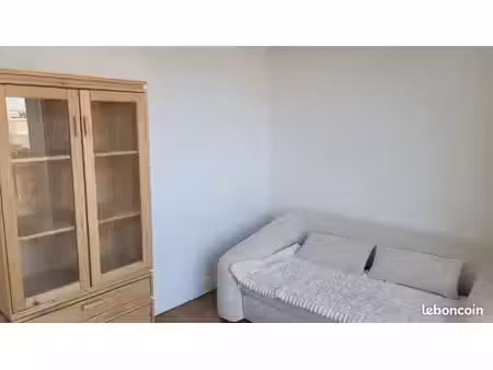 appartement cosy avec une vue sur la tour eiffel