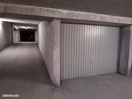 garage box - quartier saint vincent 69001 lyon