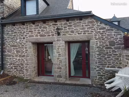 jolie maison en pierre et bois dans longère mitoyenne