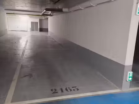 place de parking sous terrain