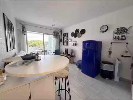 location meublée appartement 2 pièces 27 m² à port camargue (30240)  658 €