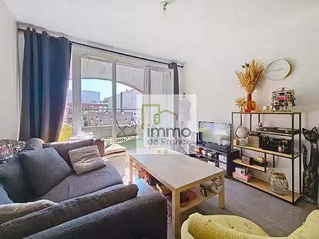 lille - wazemmes - t2 avec balcon et parking