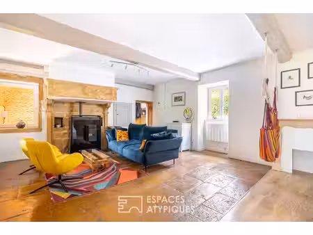 maison de charme en pierres dorées