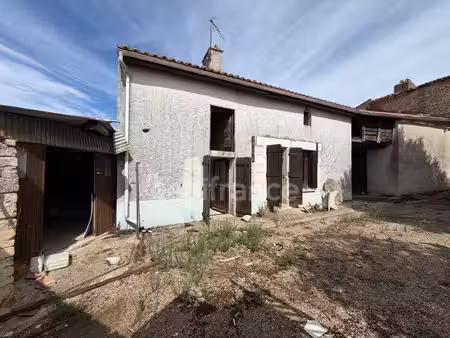 ensemble de maisons anciennes à rénover d'environ 180m² à neuville de poitou (86)