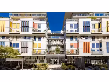 grenoble – boulevard gambetta – résidence le connétable – t3 de 74 m² avec terrasse et log