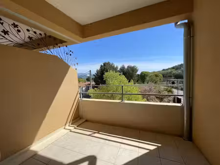 location appartement 2 pièces 32 m² à la roque-d’anthéron (13640)