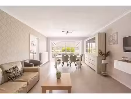 appartement récemment rénové avec 3 chambres  2 terrasses e