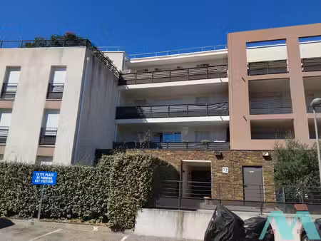 a vendre : lumineux t3 avec terrasse et double stationnement