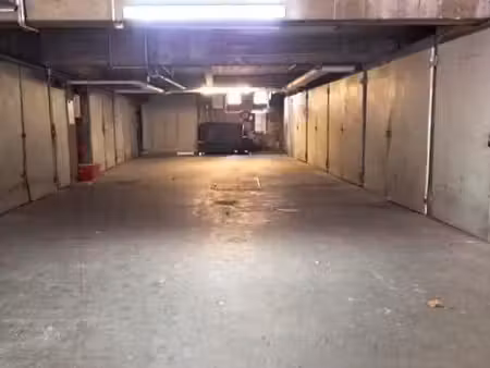 garage / parking
