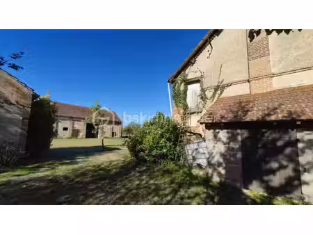 corps de ferme de 145 m² à coullons