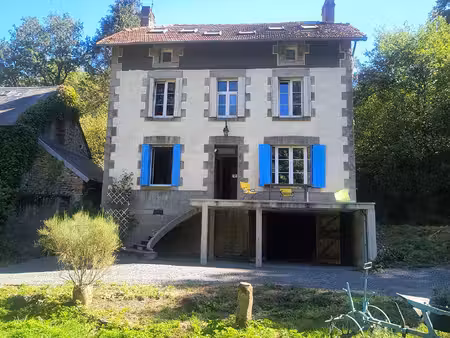 creuse- un morceau d'histoire : un ancien moulin avec une propriété de 7 chambres et un po