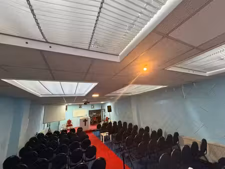 garage/espace polyvalent ± 200 m² – rendement 11 15 % !