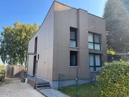 maison moderne dans un cadre verdoyant près de louvain