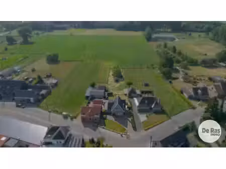 vlekkem- ruime woning met 4 slaapkamers en uitgestrekte tuin