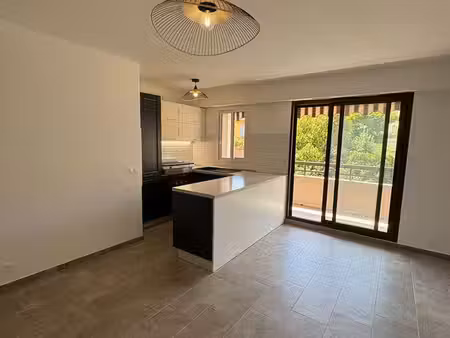 viager libre – appartement f3 + terrasse + parking privé + cave de standing rénové à cagne