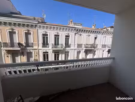 studio 1 pièce 27 m²