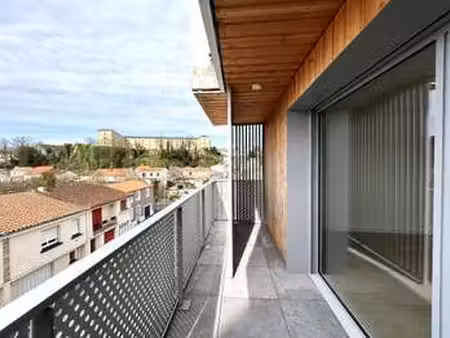 location appartement 3 pièces à la roche-sur-yon centre ville (85000) : à louer 3 pièces /