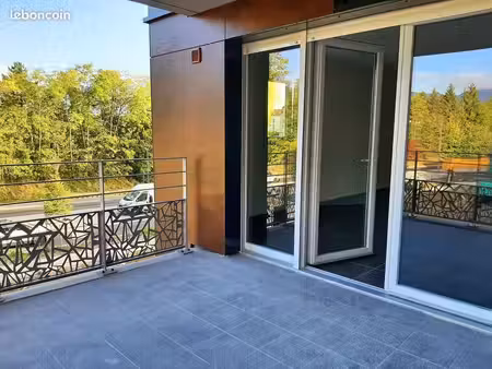 studio 1 pièce 33 m²