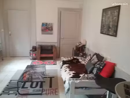 t1 26 m² proche centre-ville et gare libre de suite