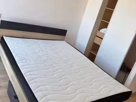 loue t2 meublé 48m2 chateaubourg