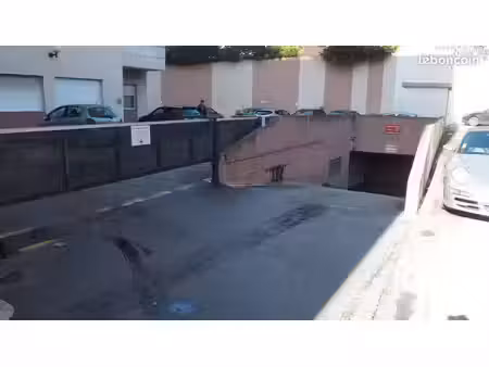 grand box sécurisé résidence le skéria