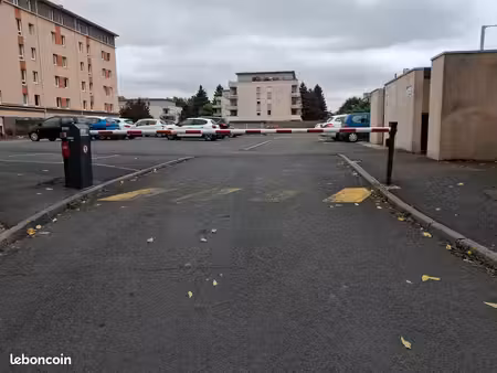 location parking extérieur