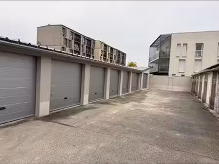 box/garage
