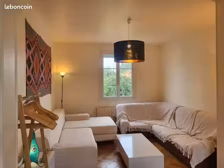 maison meublée – 100 m² – 3 chambres – grand jardin – cesson centre