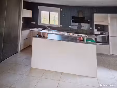 longère rénovée de plain-pied 104 m² à areines