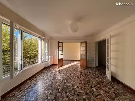 appartement t3 - hyper centre