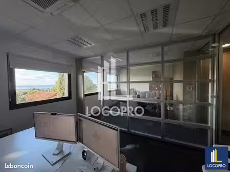 bureaux 188 m²