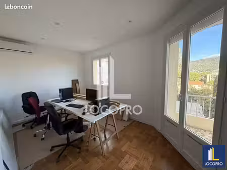 bureau 38 m²