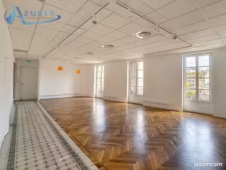 bureaux 261 m² nice