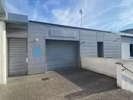 local d'activités à louer