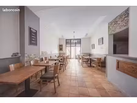 local commercial 87 m² marseille