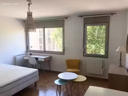 studio 1 pièce 26 m²